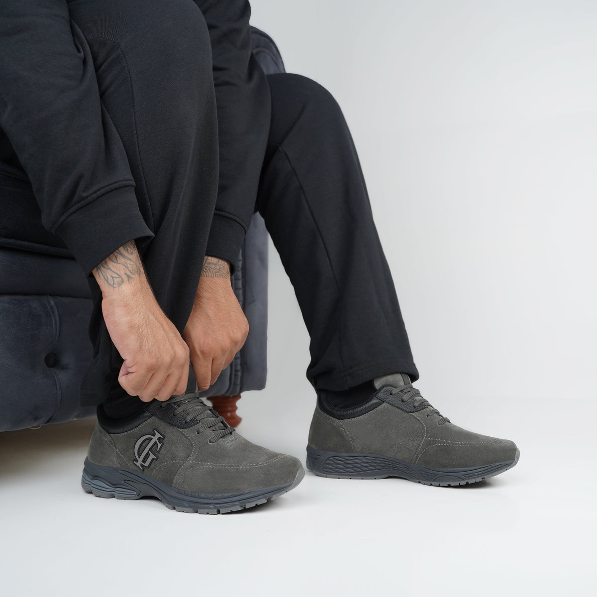 Raphina - Men's Charcoal Gray Sneaker